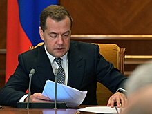 Медведев планирует обсудить дополнительную помощь аграриям