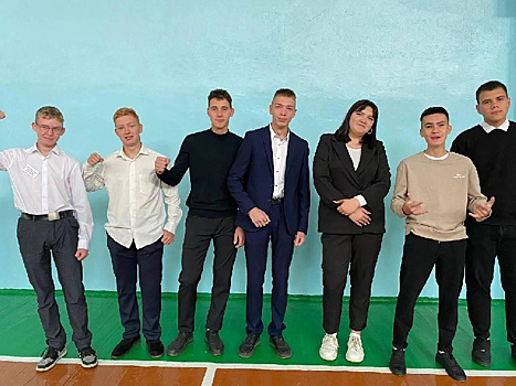 Оставались до конца: в Уруше школьники помогли затушить пылающий гараж