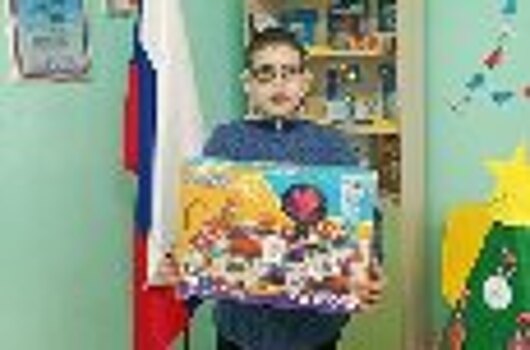 Личный состав аппарата директора и аппарата заместителей директора во главе с начальником Управления делами ФСИН России генерал-майором внутренней службы Дмитрием Шароватовым принял участие в благотворительной акции "Елка желаний"