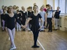 Новый онлайн-урок по хореографии вышел на страницах «Маяка».