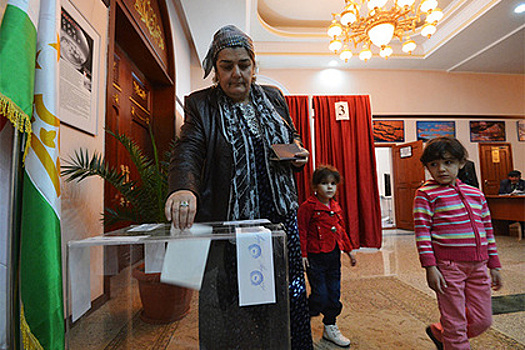 Ради президента Таджикистана изменят выборы