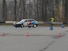 В Пензе около 40 водителей соревновались в автомногоборье