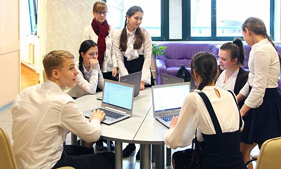 Ученики из 15 стран приехали в Москву на Международную олимпиаду школьников по экономике