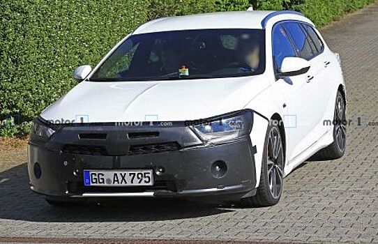 Прототип Opel Insignia замечен на Нюрбургринге