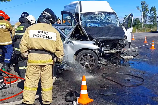 Маршрутка попала в лобовое ДТП в Амурской области