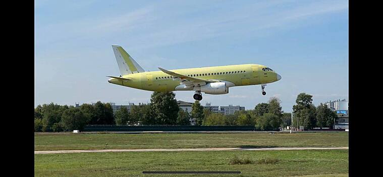 Эксперт Горбачев назвал проблему использования самолета SJ-100