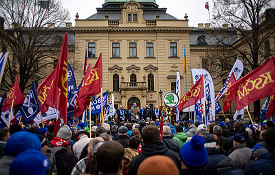 В Праге прошел митинг профсоюзов против планов пенсионной реформы в Чехии