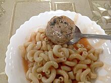 Прокуратура завершила проверку в школе, где детям подавали еду с плесенью