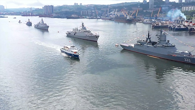 Парад в честь дня ВМФ во Владивостоке сняли с коптера