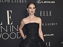 Портман в кружевном платье, Терон в необычном наряде и другие звезды на премии Elle Women
