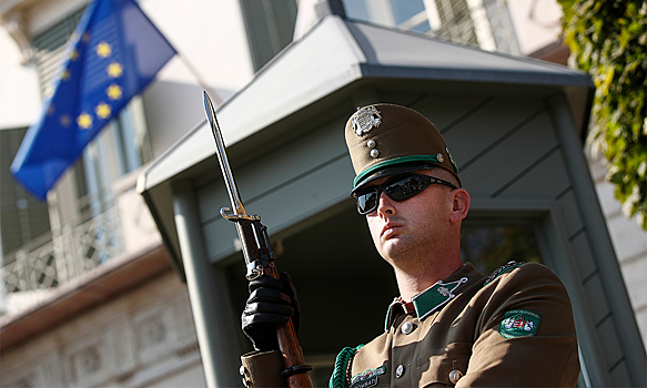 Обзор иноСМИ: почему Зеленский боится перейти в наступление и «бунт» Венгрии