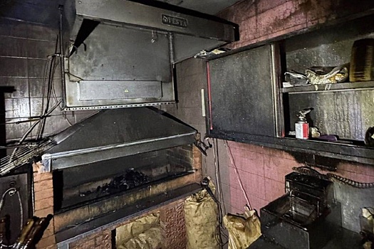 В Уфе во время пожара в кафе эвакуировали 100 человек