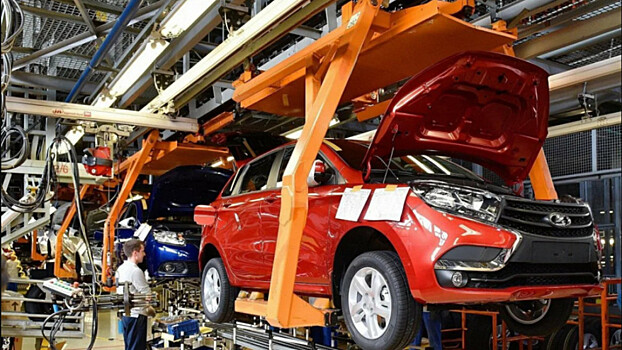 Компания АВТОВАЗ возобновила производство LADA Largus и XRAY