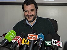 Глава МВД Италии отменил определения "родитель 1" и "родитель 2" в анкетах