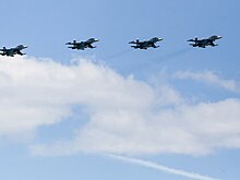 Командование США поздравило своих летчиков открыткой с силуэтами российских Су-27