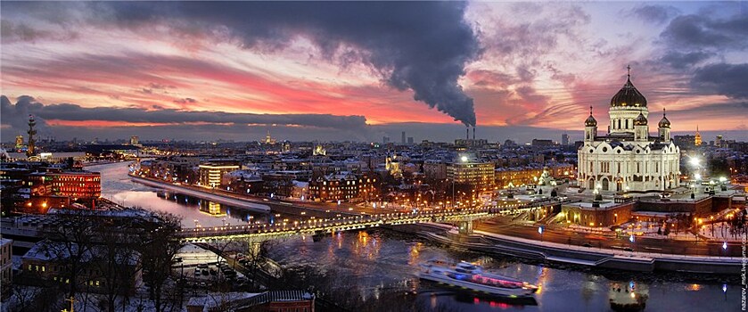 Москву к 23 февраля украсят около 500 поздравительных плакатов и открыток
