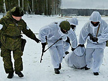 Российских солдат обучат передвигаться по горам, бегать с отягощением и рубить штыком