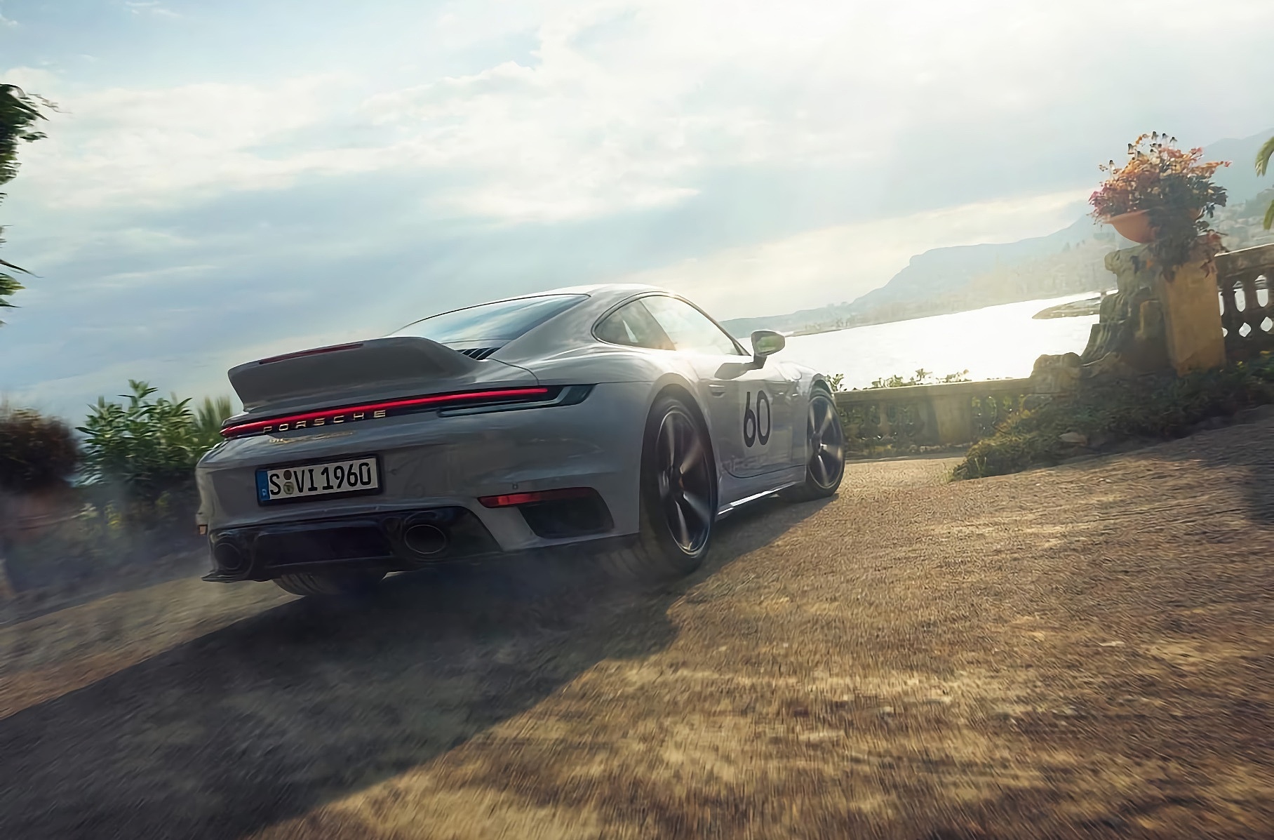Новый Porsche 911 Sport Classic рассекретили до премьеры