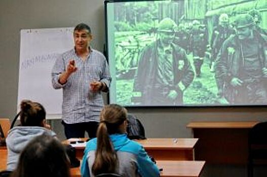 Фотограф Максим Мармур провел мастер-класс для юных фотолюбителей