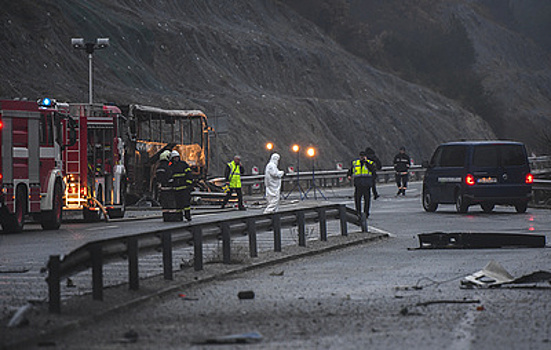 Власти не исключают увеличения числа погибших при аварии автобуса в Болгарии