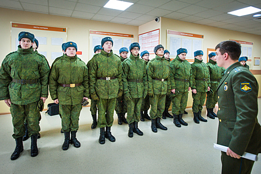 Призывников заставят  являться в военкомат без повесток