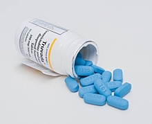«Я пью лекарства, которые не дают мне заразиться ВИЧ» — как работает доконтактная профилактика