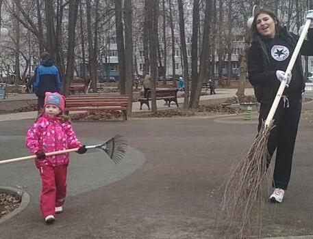 В районе Щукино на субботник вышли более тысячи человек