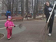 В районе Щукино на субботник вышли более тысячи человек