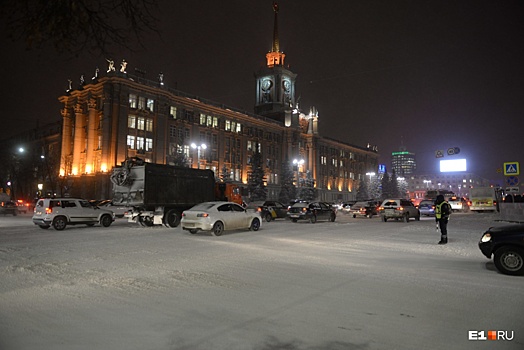 Не надо торопиться: синоптики предупредили о гололедице на дорогах Екатеринбурга