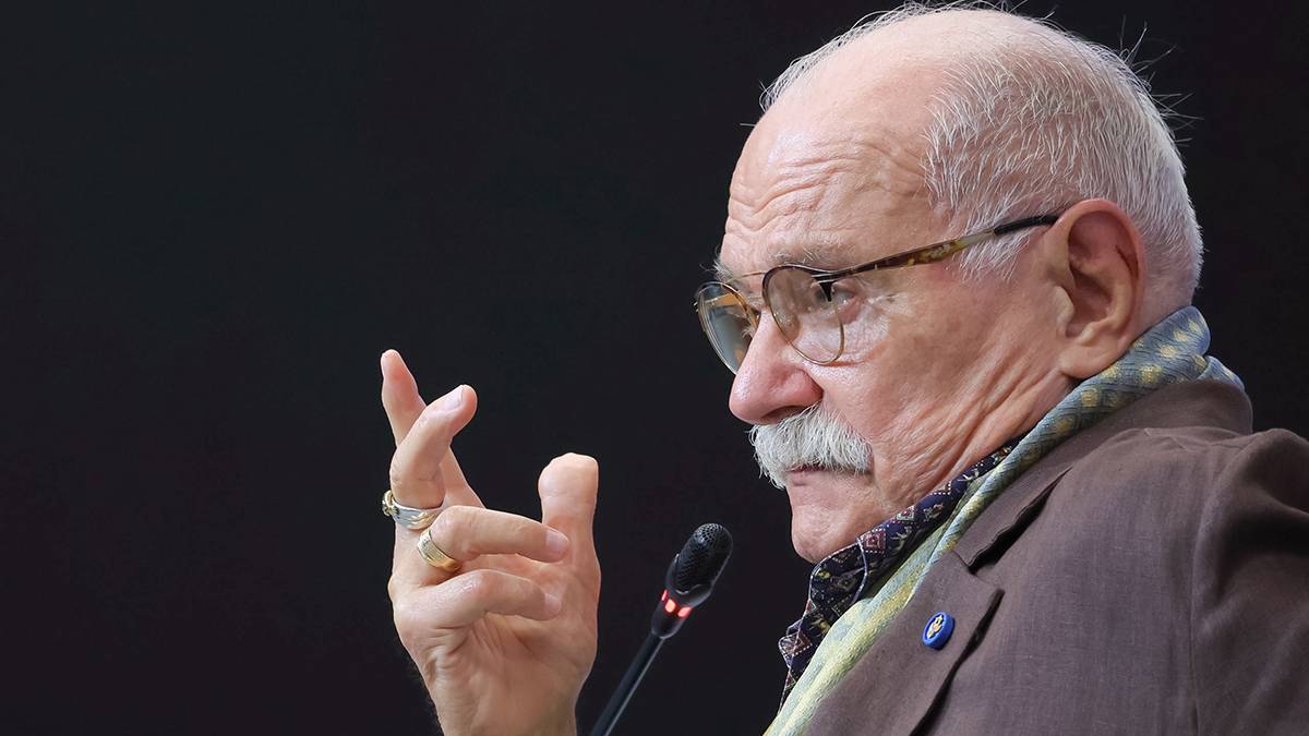 Михалков&nbsp; заявил, что Ефремов выполняет все поставленные ему жесткие условия