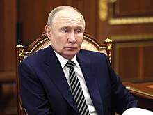 Путин передал советские монеты для создания памятника в Москве