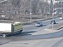 Опубликовано видео столкновения реанимобиля с «Газелью» в Волгограде