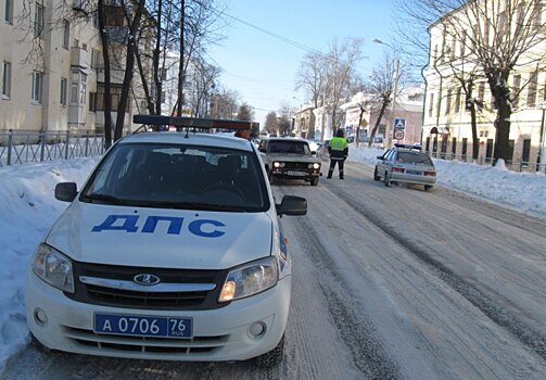 На «проклятом» заволжском перекрёстке женщина сбила трёх девочек-подростков