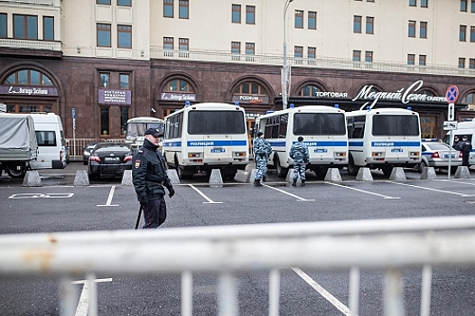 Полиция задержала 20 человек в районе Триумфальной площади в Москве