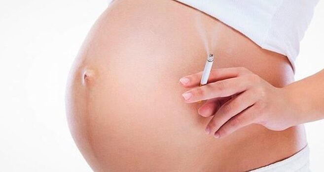 Депутаты: беременных нужно штрафовать за курение и алкоголь