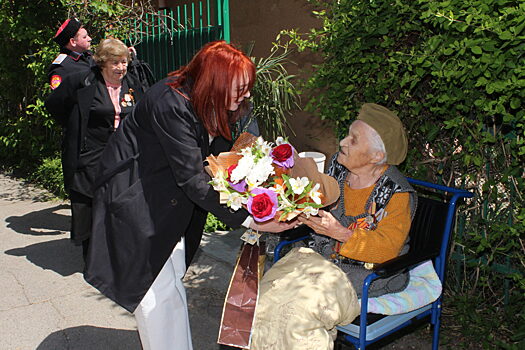 В Анапе ветеранов войны поздравляли с Днём Победы индивидуально