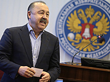 «Спартак» — ЦСКА: Набабкин удалён, Адриано остался на поле, несмотря на отмашку