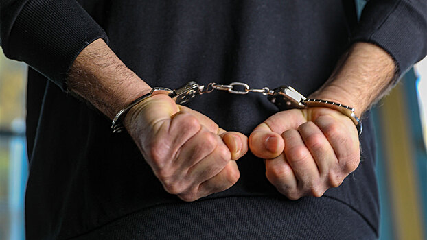 Учитель из России опоздал на работу в Таиланде и попал в тюрьму