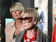 Меньшова прибыла на церемонию прощания с Алентовой: кто еще из актеров приехал