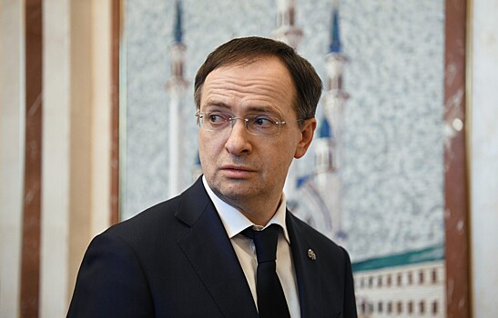 Мединский назвал ИИ опасностью для писателей