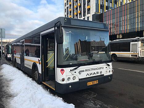 Стас Михайлов и мужчины Балашихи поздравили женщин в автобусах Мострансавто