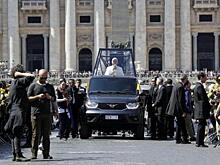 «УАЗ-Пикап» снялся в роли папамобиля в сериале «Новый папа» с Джоном Малковичем