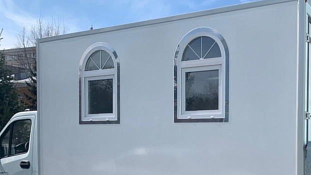 На Алтае появился первый за Уралом передвижной храм-автомобиль