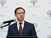 Мединский прокомментировал возможное слияние Александринки и театра Волкова