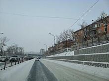 Снегопад второй день подряд ставит Владивосток в пробки