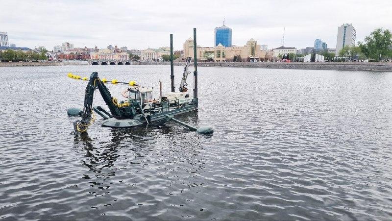 В Челябинске пробуют в деле земснаряд, призванный избавить реку Миасс от ила