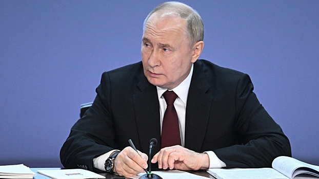 Путин распорядился передать в доверительное управление «Центрэнергохолдингу» пакет акций ТГК-2