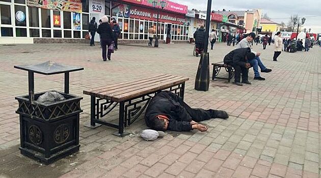 Бомжи Кызыла недовольны дезинфекцией улиц