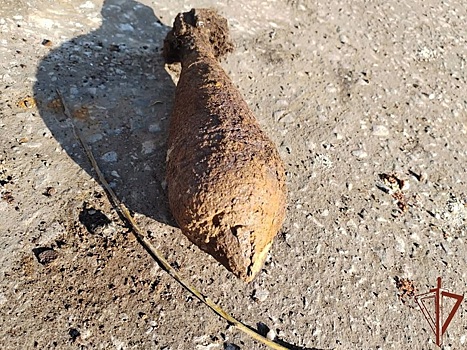 В Челябинске рабочие нашли на Комсомольском проспекте ржавую мину, которая могла рвануть