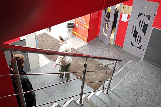 Банки ввели большие комиссии за прием долларов  старого образца